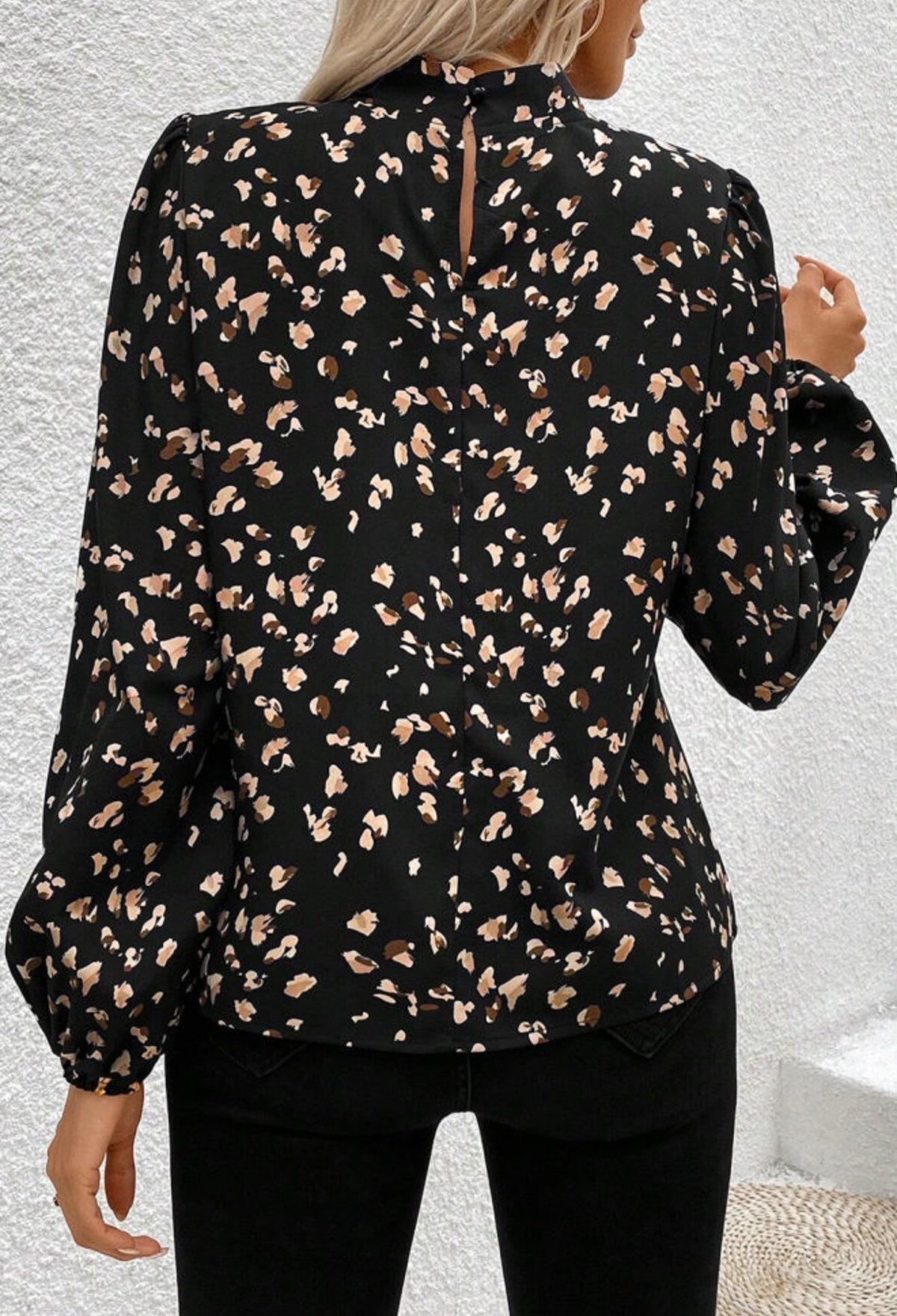 Black & White Floral Puff Sleeve Blouse